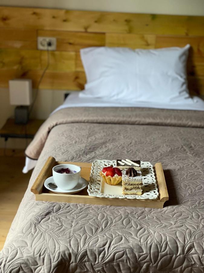 Hotel Ailama 梅斯蒂亚 外观 照片
